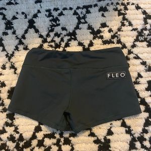 EUC GREEN FLEO SHORTS